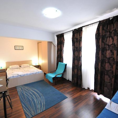 Rainbow Accommodations Bucarest Esterno foto