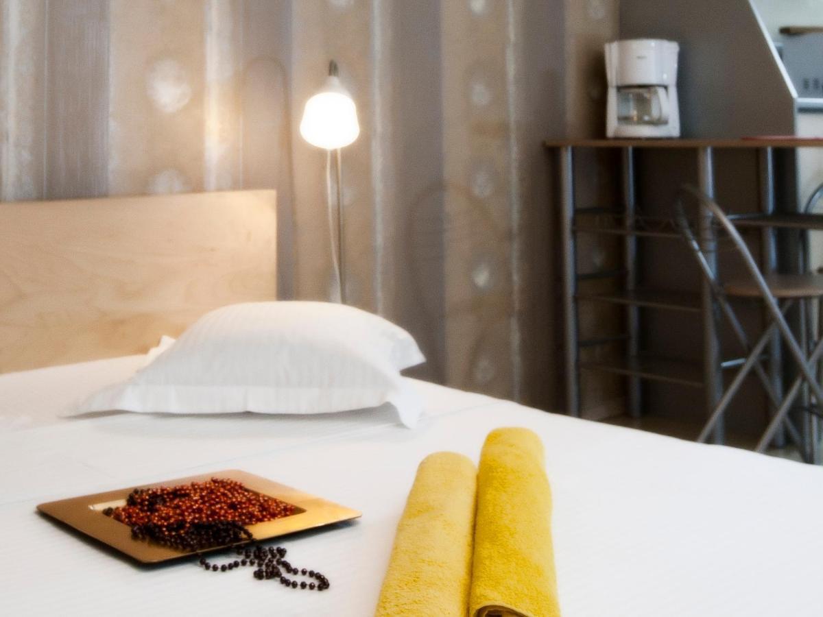 Rainbow Accommodations Bucarest Esterno foto