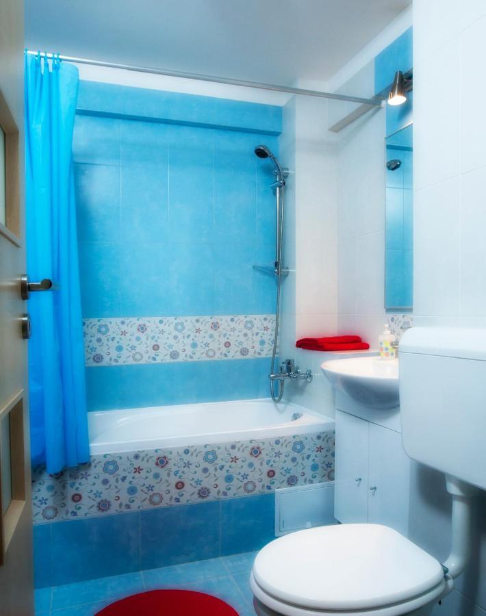 Rainbow Accommodations Bucarest Esterno foto