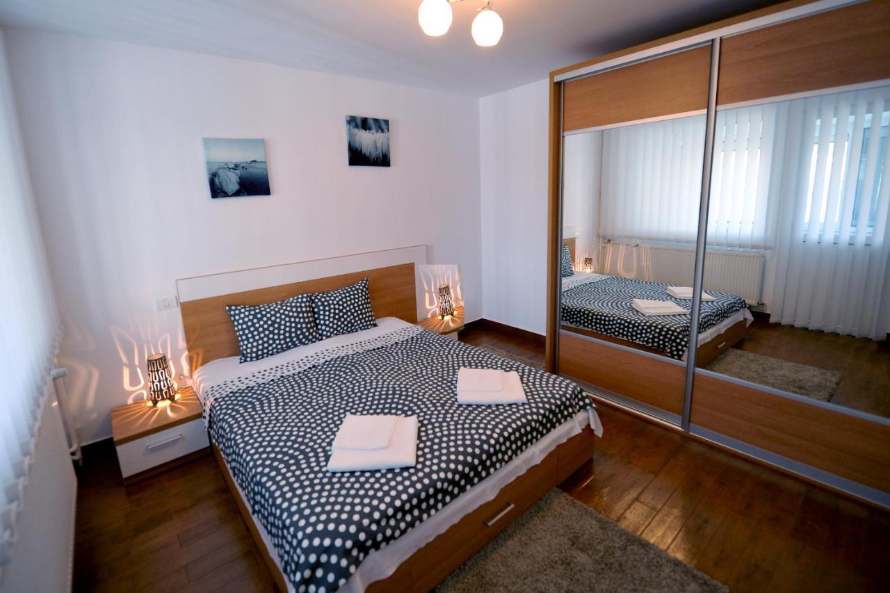 Rainbow Accommodations Bucarest Esterno foto